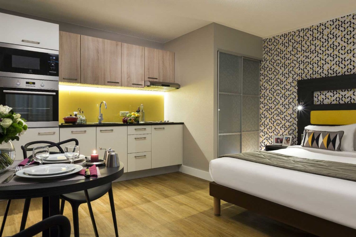 Apparthotel Citadines Tour Eiffel Paris 15e (chambre et coin cuisine)