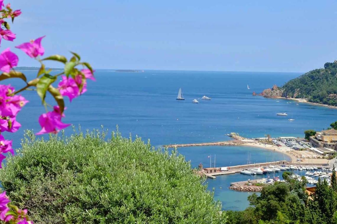 Location Villa de Vacance avec piscine à Théoule Sur Mer près de Cannes
