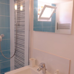 Location petite maison de vacances à Saint Mandrier sur mer, Var (83) : Salle de Bain