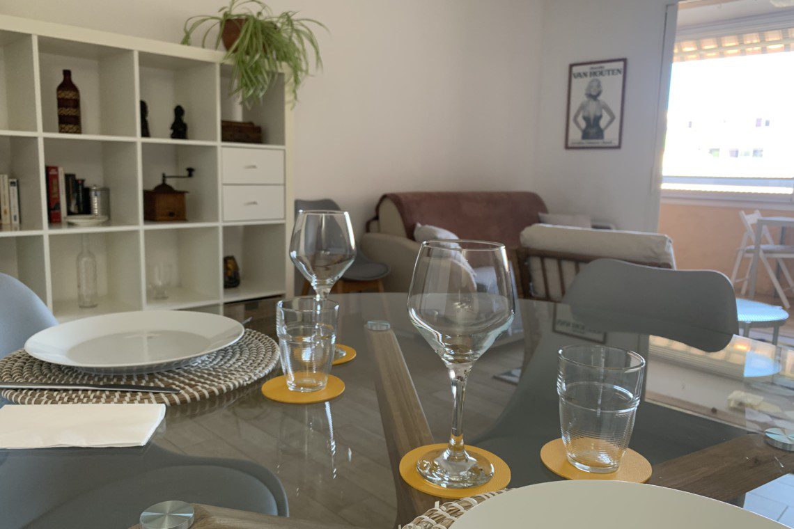 Salle à manger appartement de vacances Saint-Mandrier-sur-Mer dans le Var près de Toulon (Provence-Alpes-Côte-d'Azur)